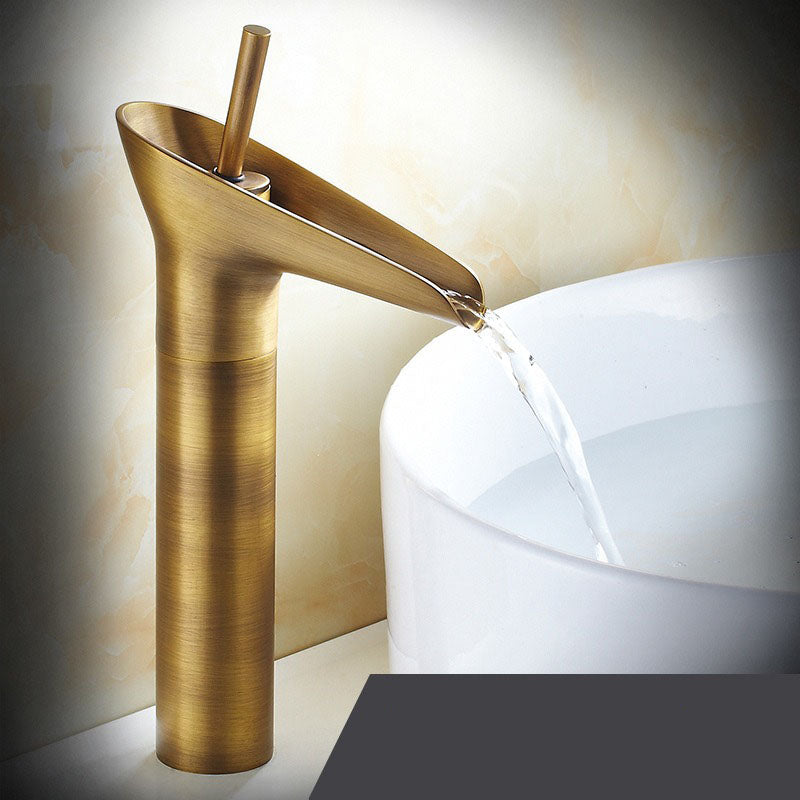 Homezie.de-Homezie Badezimmerarmatur | Antikes Design | Luxuriöse Wasserfall-Optik